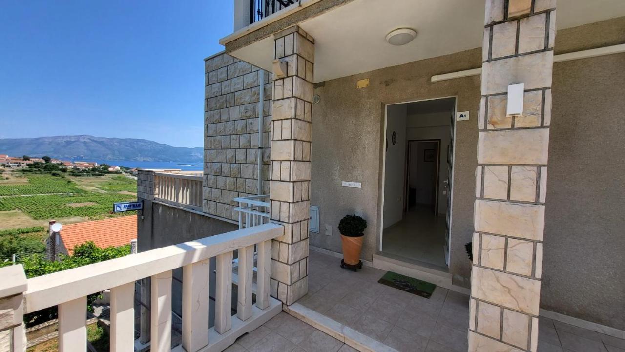 Villa Apartments Mate Cebalo Lumbarda Buitenkant foto