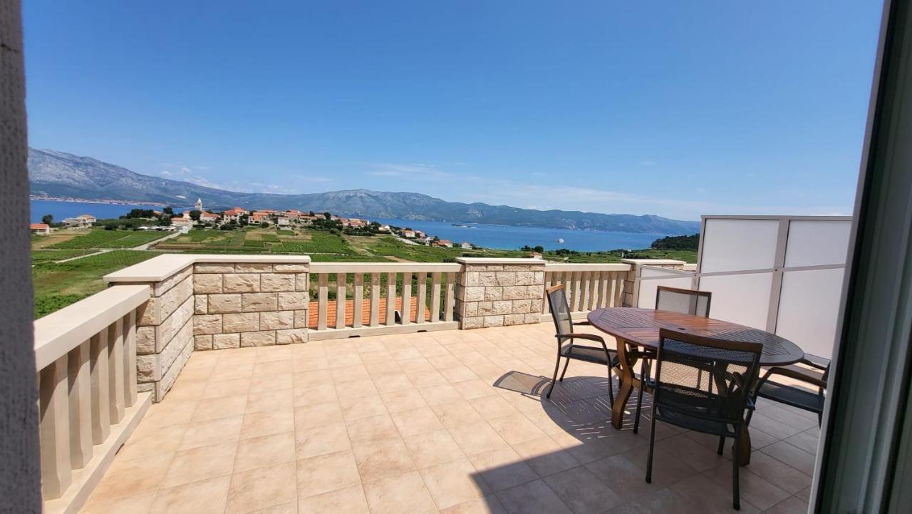 Villa Apartments Mate Cebalo Lumbarda Buitenkant foto