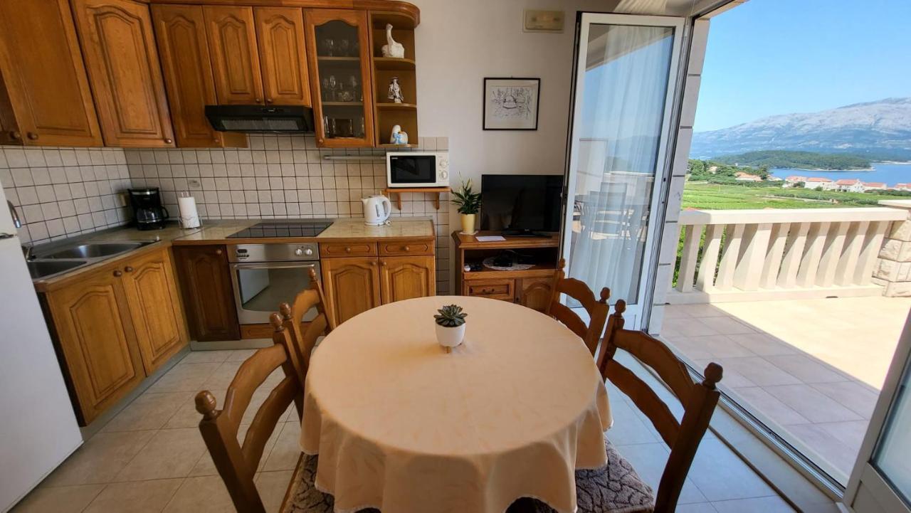 Villa Apartments Mate Cebalo Lumbarda Buitenkant foto
