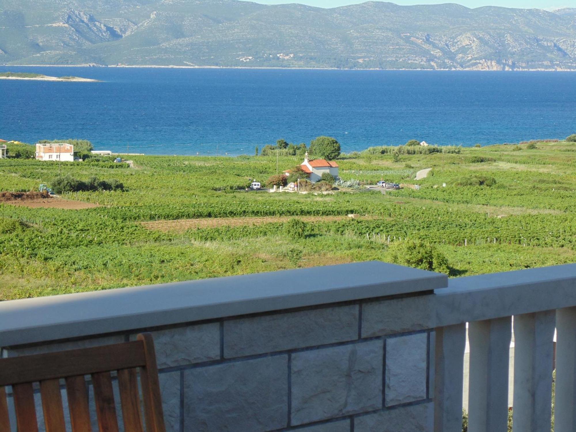 Villa Apartments Mate Cebalo Lumbarda Kamer foto
