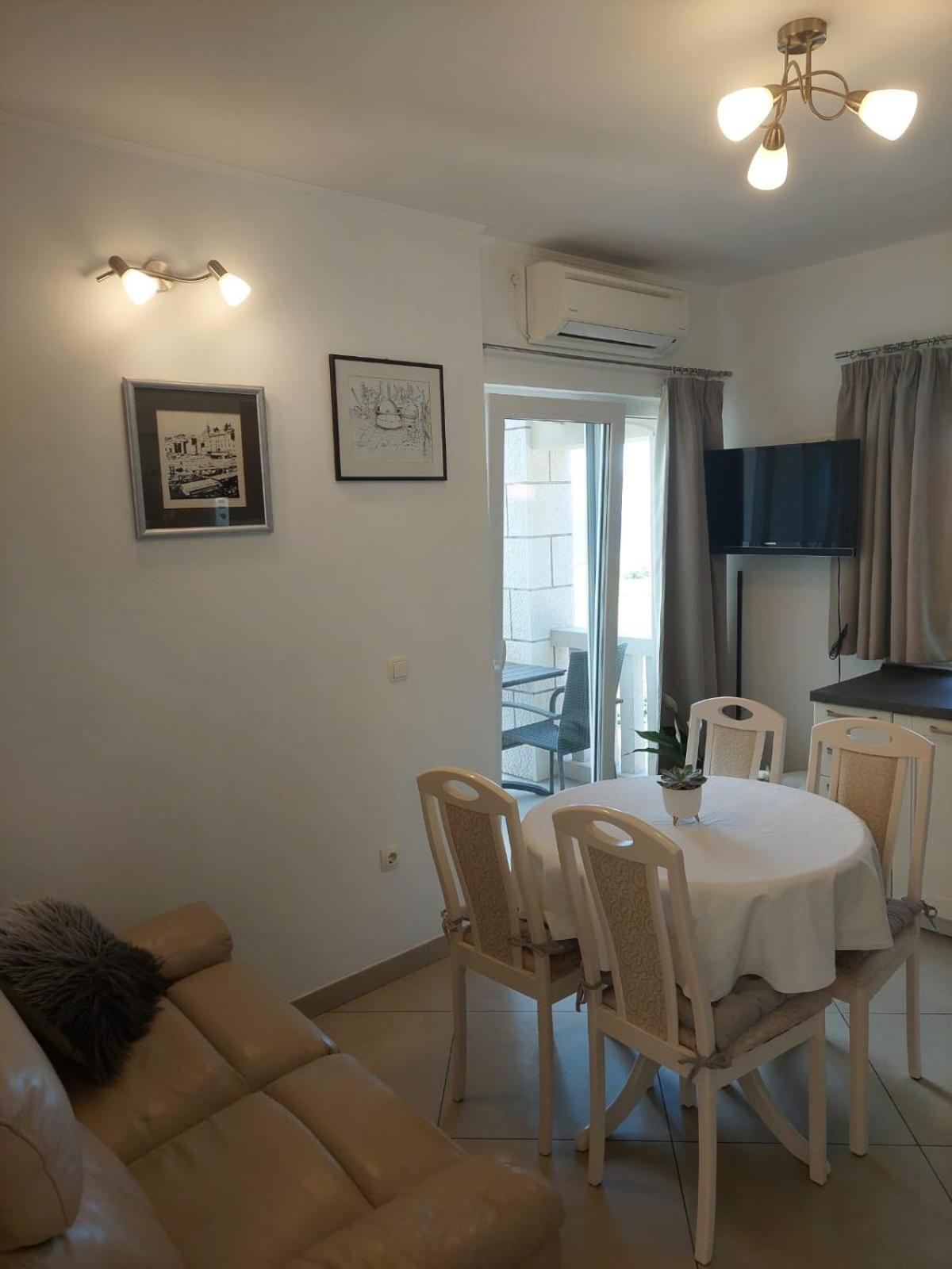 Villa Apartments Mate Cebalo Lumbarda Buitenkant foto