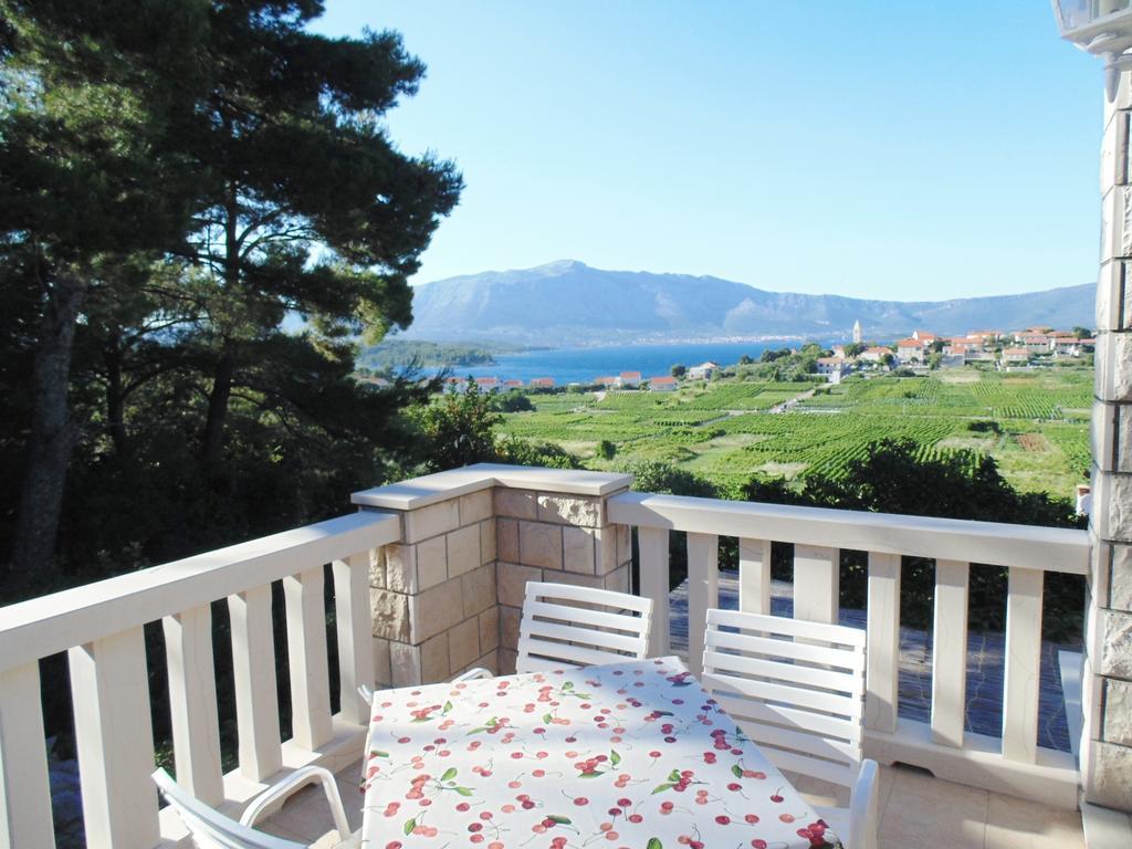 Villa Apartments Mate Cebalo Lumbarda Buitenkant foto